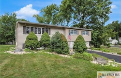 21 Wilk Road, Edison, NJ 08837