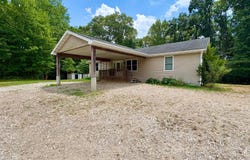 154 Whimbrel Drive, Farina, IL 62838
