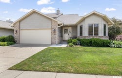 3204 Eagle Watch Drive, Springfield, IL 62711