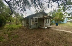 601 N Reed ST, Pleasanton, TX 78064