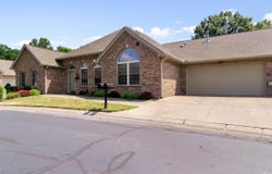 8200 Wyntree Villas Drive, Newburgh, IN 47630