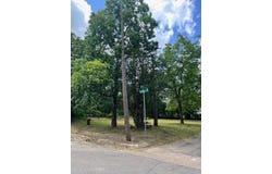 1300 W Kaufman Street, Paris, TX 75460