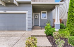 2221 BEN BROWN DR, Woodburn, OR 97071