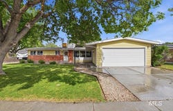 1130 N 8th E, Mountain Home, ID 83647