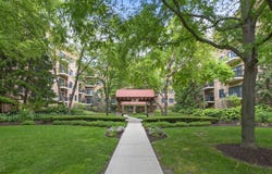 5100 W 96th Street, Oak Lawn, IL 60453
