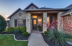 1016 Honeywell Drive, Anna, TX 75409