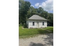 306 S Wood Street, Athens, IL 62613
