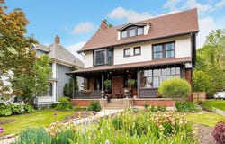 2319 E 4th St, Duluth, MN 55812