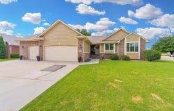 303 E Evergreen Ct, Cheney, KS 67025
