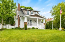 12 Dartmouth Street, Hyannis, MA 02601