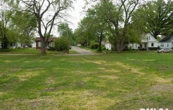 415 5TH Street, Lincoln, IL 62656