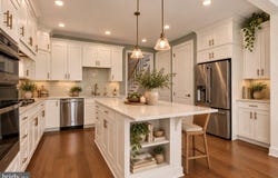 6 DOGLEG Lane, LAWRENCEVILLE, NJ 08648