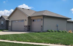 1415 Lake Shore Circle SE, Altoona, IA 50009