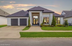 309 Canary Palm Way, Youngsville, LA 70592