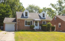 1403 Cranover Road, Lyndhurst, OH 44124