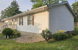 400 Old Broughton Road, Eldorado, IL 62930-3539