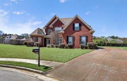 911 CLAIR Cv, Hernando, MS 38632