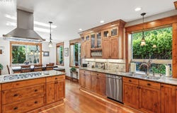 234 SW ECKMAN ST, McMinnville, OR 97128