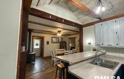 1333 MAIN Avenue, Clinton, IA 52732