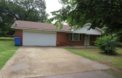 1218 Quanah Rd, Cache, OK 73527