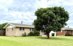 714 Cynthia, Mooreland, OK 73852