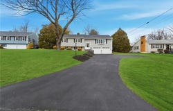 38 Juniper Lane, Holden, MA 01520