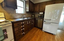 318 S Kenwood Lane, Olathe, KS 66062