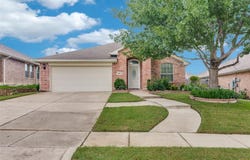 9804 Sterlinghill Drive, Fort Worth, TX 76108
