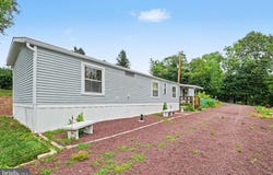 17 ALBERT Boulevard, POTTSVILLE, PA 17901