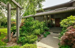 7610 Scenic Dr, Yakima, WA 98908