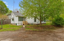 105 James Street, Dowagiac, MI 49047