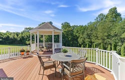 930 HILLCREST Drive, KINZERS, PA 17535