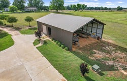 407 County Road 17, Headland, AL 36345