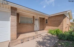 1100 W CORNELIA AVENUE, Iowa Park, TX 76367