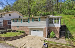 2983 Edgecliff Rd, Lower Burrell, PA 15068