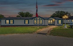 18 Sunny Lane, Burleson, TX 76028