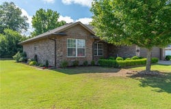 1724 Riley CIR, Alma, AR 72921