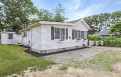 10 Barnes Street, Wareham, MA 02571