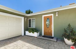 20628 Clark St, Woodland Hills, CA 91367