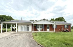 44 Pine Street, Crab Orchard, KY 40419