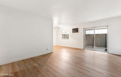 22050 Calvert Street, Woodland Hills, CA 91367