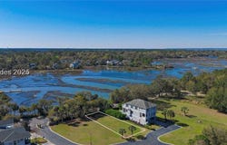 17 Shear Water Dr, Hilton Head Island, SC 29926