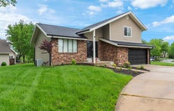 160 Rue Grand Drive, Lake St Louis, MO 63367