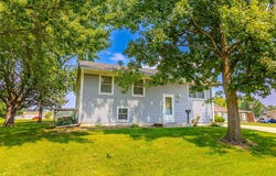 1716 S 4th Avenue E, Newton, IA 50208