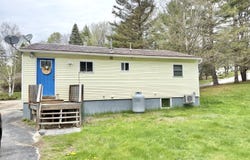 5 Boulder Avenue, Paris, ME 04281