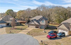 16 Golden Eagle Court, Fort Mitchell, AL 36856