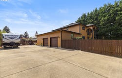 12517 SE 7TH St, Vancouver, WA 98683
