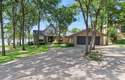 109 Pinehurst Dr, Mabank, TX 75156