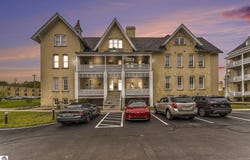 810 Cottageview Drive, Traverse City, MI 49684