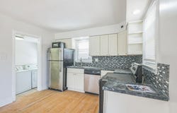 29 E Pierson Ave, Somers Point, NJ 08244